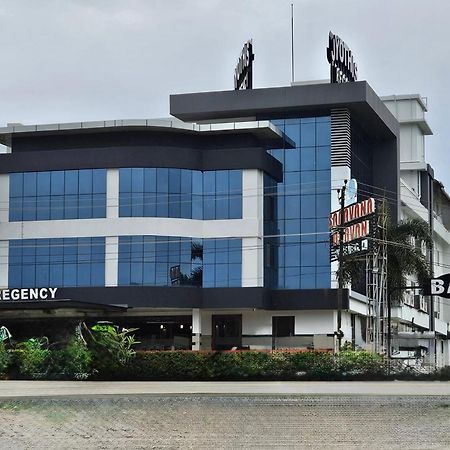 Hotel Jyothis Regency بلكاد المظهر الخارجي الصورة