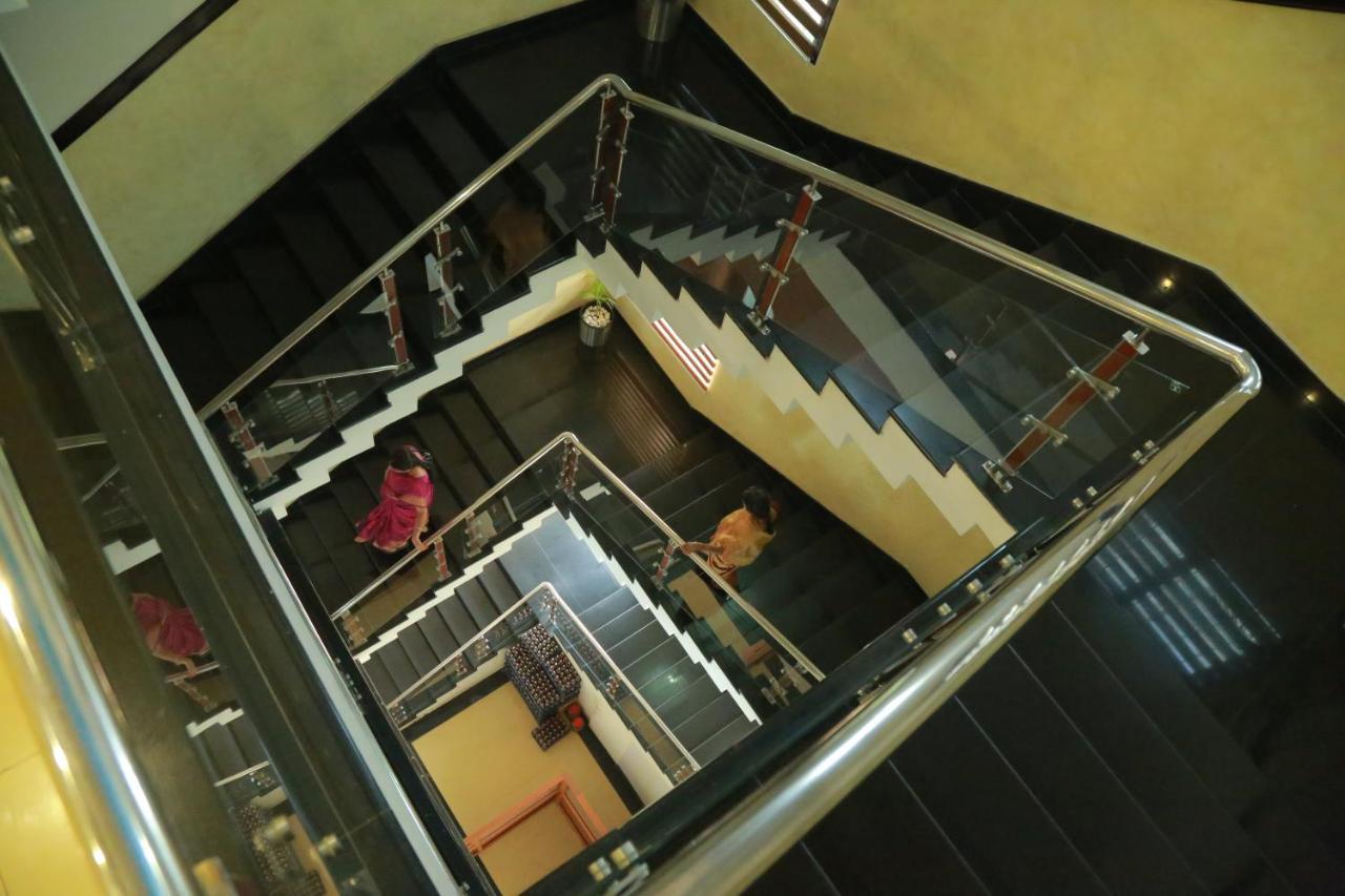 Hotel Jyothis Regency بلكاد المظهر الخارجي الصورة