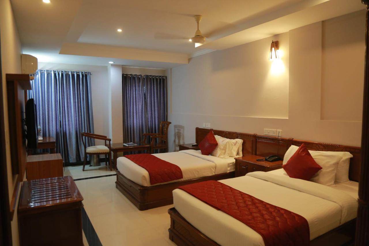 Hotel Jyothis Regency بلكاد المظهر الخارجي الصورة