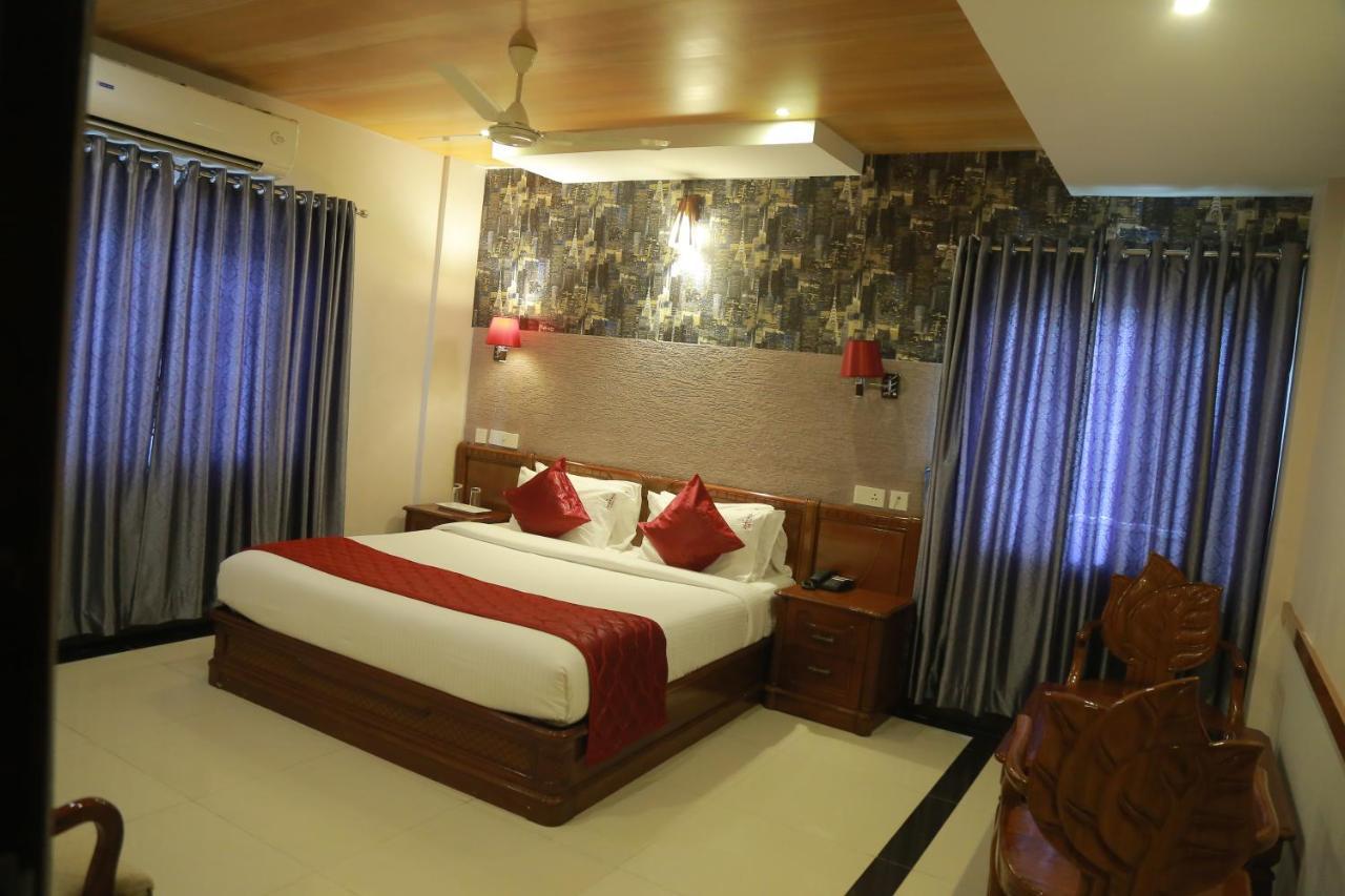 Hotel Jyothis Regency بلكاد المظهر الخارجي الصورة